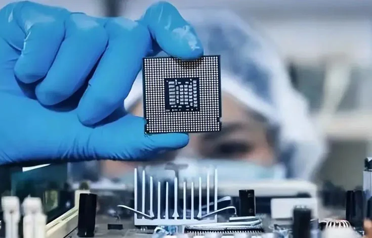 Exibição de semicondutores e circuito integrado de semicondutores